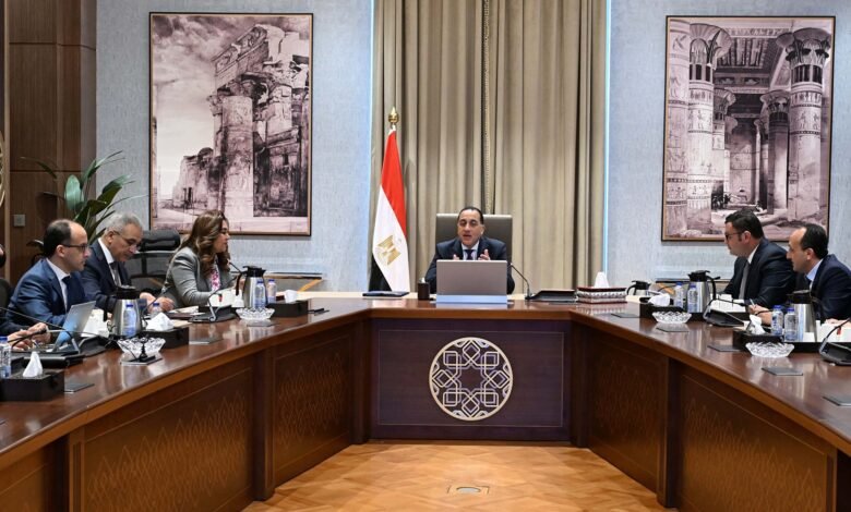 رئيس-الوزراء-يستعرض-الموقف-التنفيذي-لحوكمة-إجراءات-التصالح-وتقنين-أراضي-الدولة