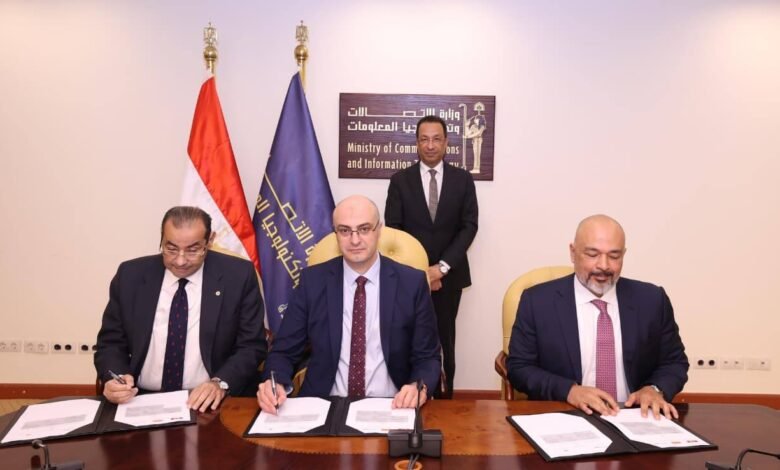 “الاتصالات”:-توقيع-اتفاقيات-لضخ-استثمارات-جديدة-وتحسين-جودة-الخدمات
