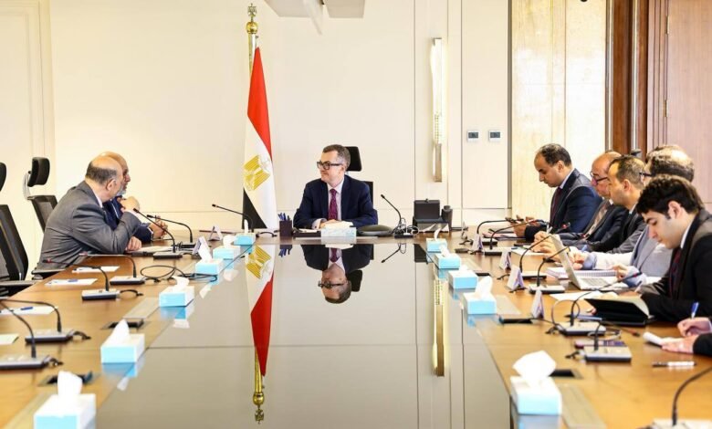 “التخطيط”-تبحث-مع-البنك-الدولي-دعم-برامج-التنمية-المحلية