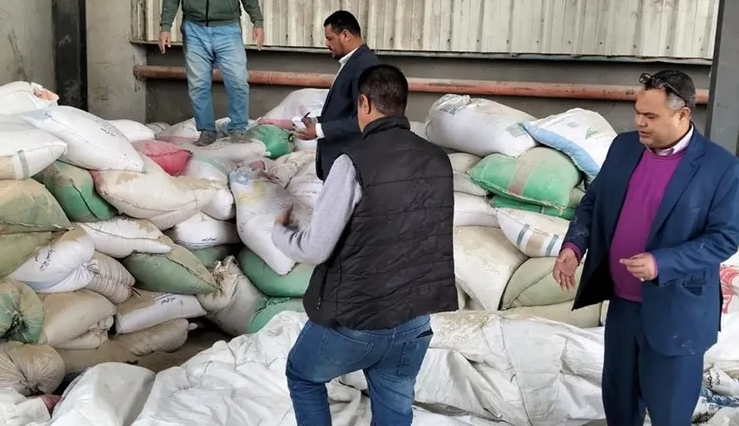 “الزراعة”:-التحفظ-على-25-طن-أعلاف-مجهولة-المصدر-ومنتهية-الصلاحية