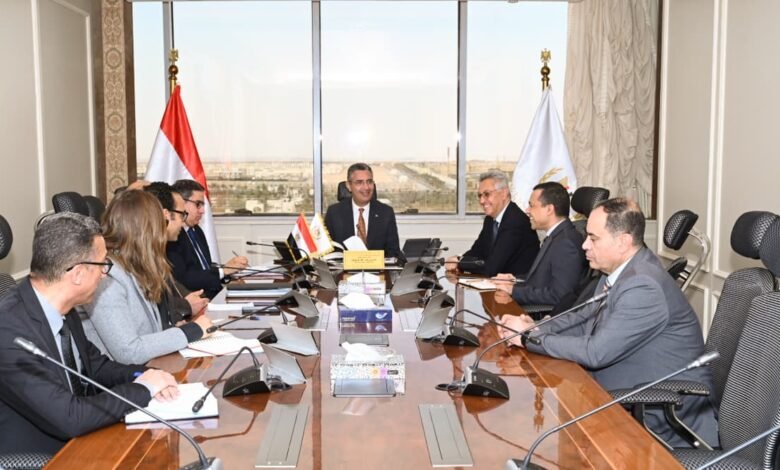 وزير-التموين-يتابع-مع-شركة-“فييرم-مصر”-تنفيذ-مشروع-توطين-صناعة-صوامع-تخزين-الحبوب