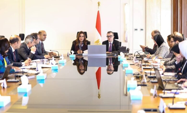 وزير-التخطيط-يبحث-مع-وزيرة-التنمية-المحلية-والبيئة-الخطة-الاستثمارية-للعام-المالي-2027/2026