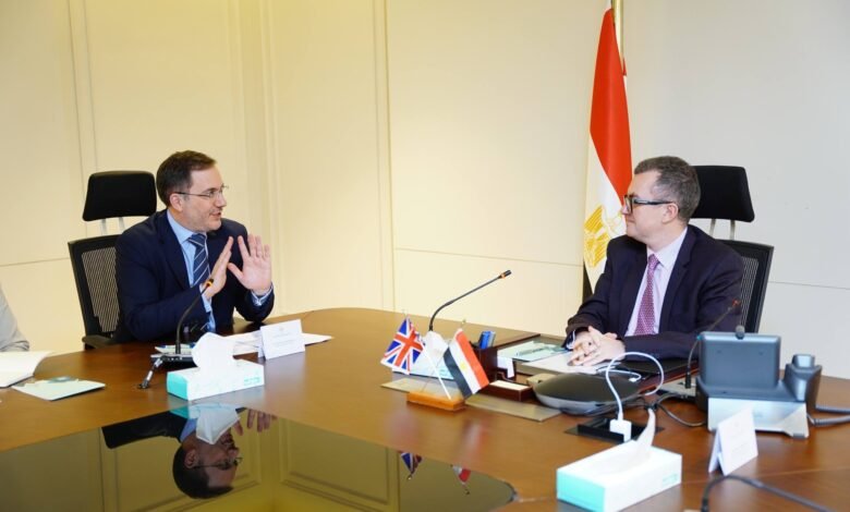 وزير-التخطيط-يبحث-مع-السفير-البريطاني-سبل-تعزيز-التعاون-الاقتصادي