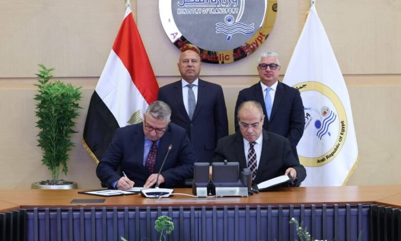 مذكرة-تفاهم-لإجراء-الدراسات-اللازمة-لإنشاء-محطة-صب-جاف-نظيف-بميناء-السخنة