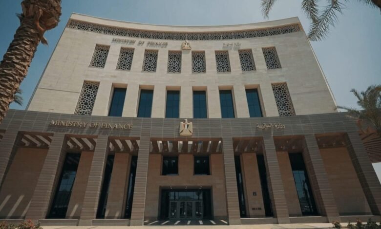 «المالية»-تعيد-هيكلة-الدين-المحلي-والسندات-تقفز-إلى-2.5-تريليون-جنيه-فى-2026-2027