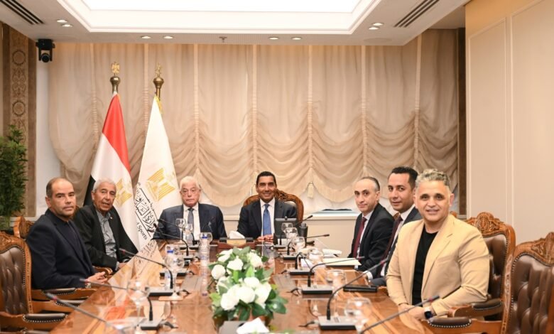 أبرزها-فورمولا-1-وميلي-ميليا.-نادي-السيارات-يبحث-مع-وزير-الشباب-مستقبل-‏‏‏رياضات-المحركات-في-مصر